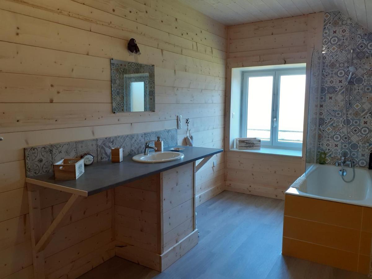 Les Trois Charmes Hotell Chaucenne Exteriör bild