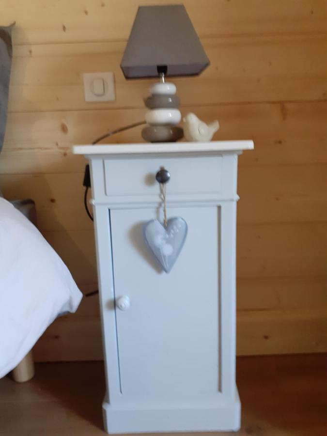 Les Trois Charmes Hotell Chaucenne Exteriör bild