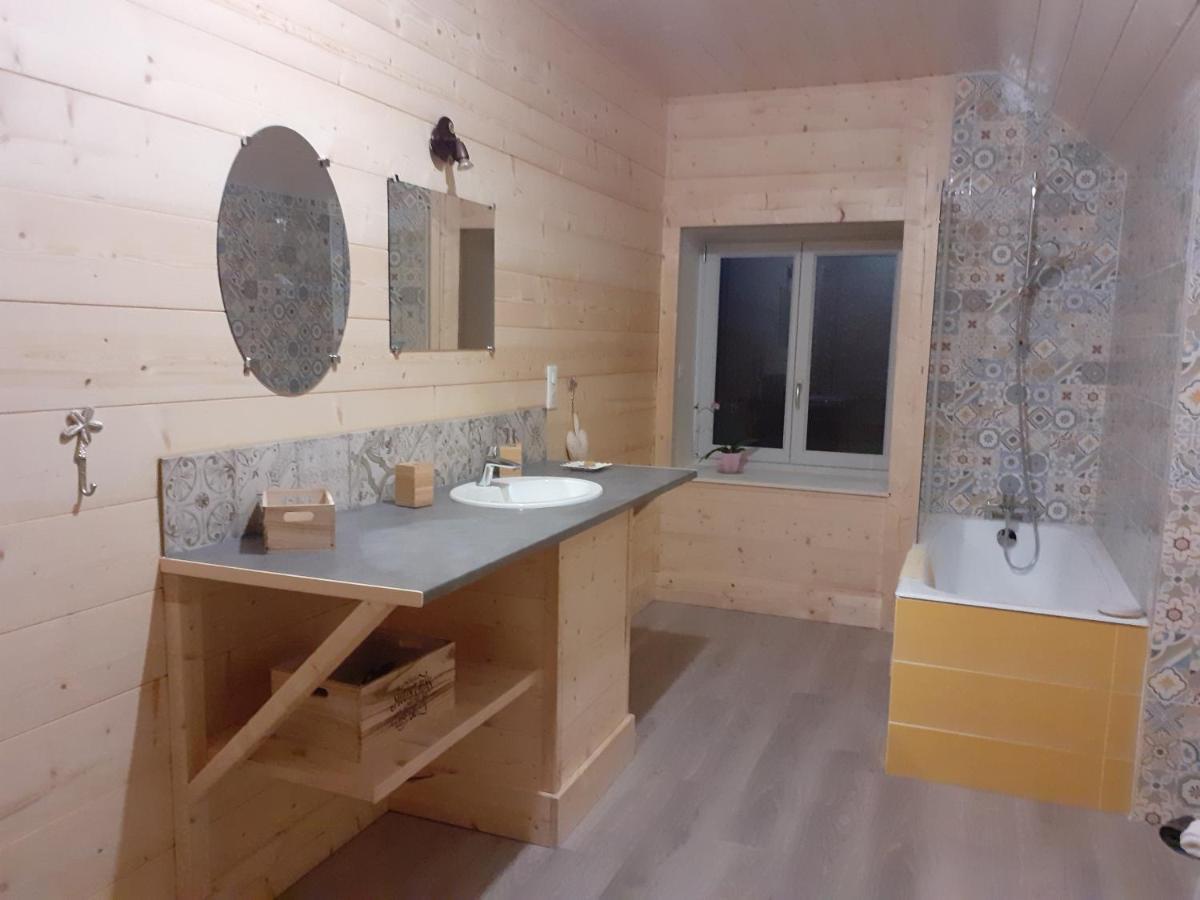 Les Trois Charmes Hotell Chaucenne Exteriör bild